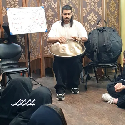 با دانش آموزان دبیرستان حکمت بابل | کارگاه موسیقی آموزشگاه موسیقی بابل